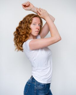 Le polaroid, dette anche “polas”, sono una serie di immagini che hanno come obiettivo quello di mostrare nel modo più naturale ed onesto possibile il corpo, il viso e le caratteristiche fisiche delle modelle.  Solitamente, le polaroid vengono realizzate utilizzando uno sfondo neutro ed un tipo di illuminazione che permetta di vedere chiaramente il viso ed il fisico della modella.
#modella #polas #polaroid #moda