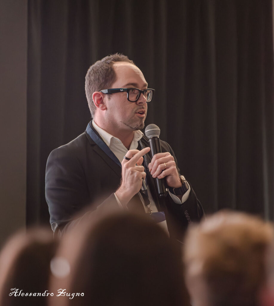 foto speaker durante evento aziendale