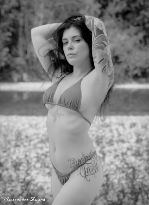 foto modella in bikini