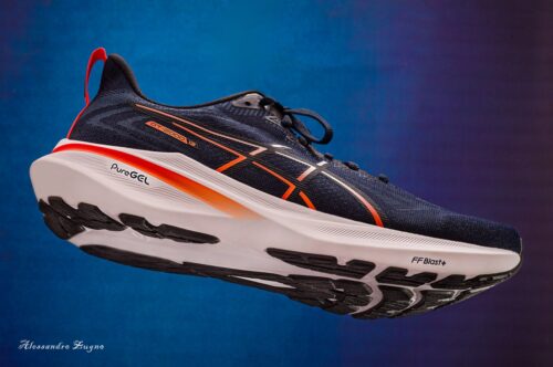 fotografia di prodotto scarpe da running asics